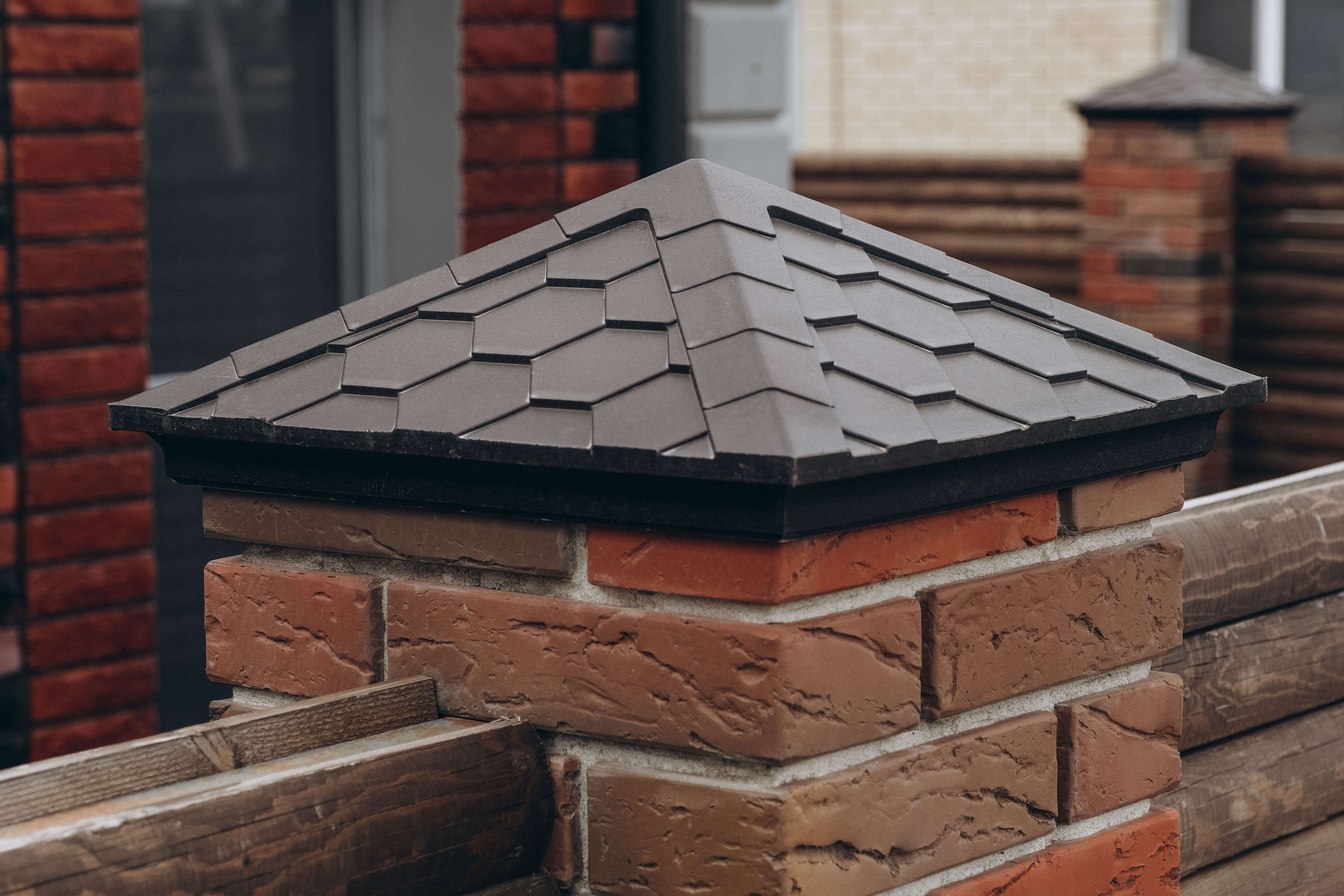 Колпак Zking Эверест Коричневый на столб 1.5х1.5 кирпича (390х390мм) в Ломоносове фото